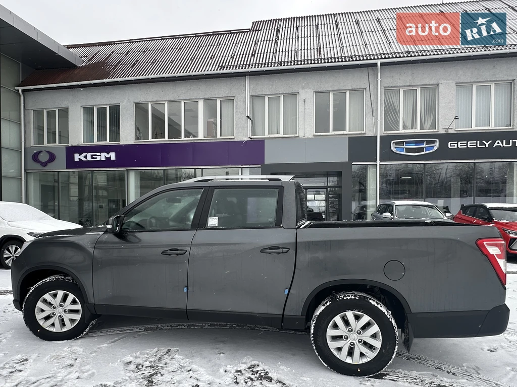 SsangYong Grand Musso Base