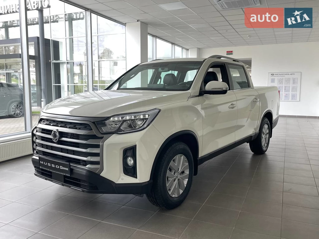 SsangYong Grand Musso Base