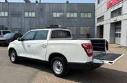SsangYong Grand Musso Base