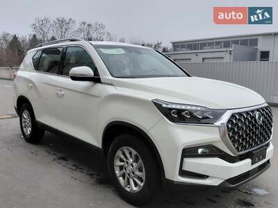 SsangYong Rexton 2024 Base