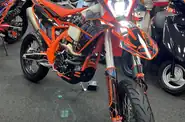 STN V8 Motard Base