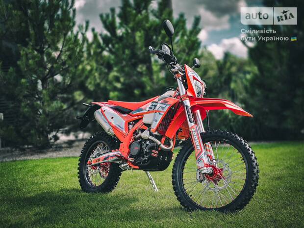 STN V9 Enduro 2025 STN V9 Enduro 2025