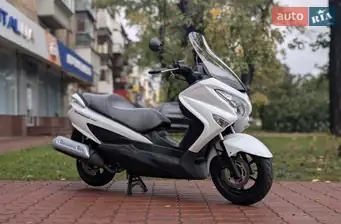 Suzuki Burgman 200