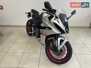 Suzuki GSX 8R