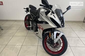 Suzuki GSX 8R 2025 Base