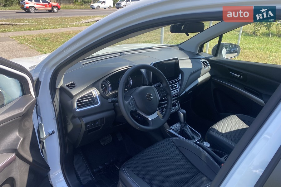 Suzuki S-Cross - фото 17