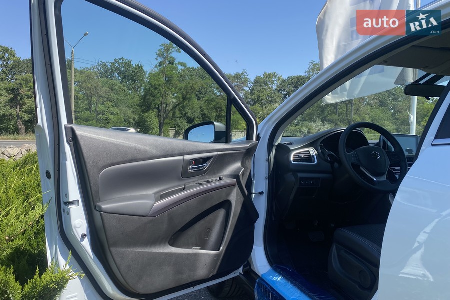 Suzuki S-Cross - фото 18