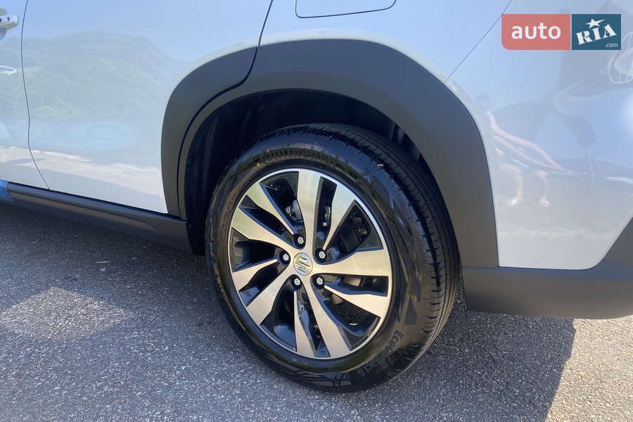 Suzuki S-Cross - фото 11