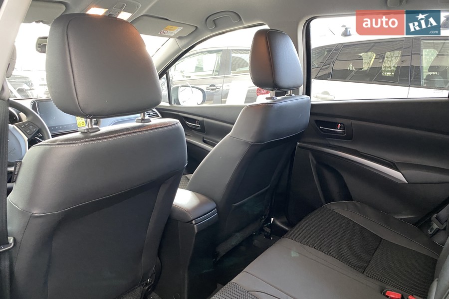Suzuki S-Cross - фото 17