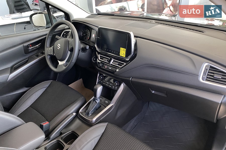 Suzuki S-Cross - фото 12