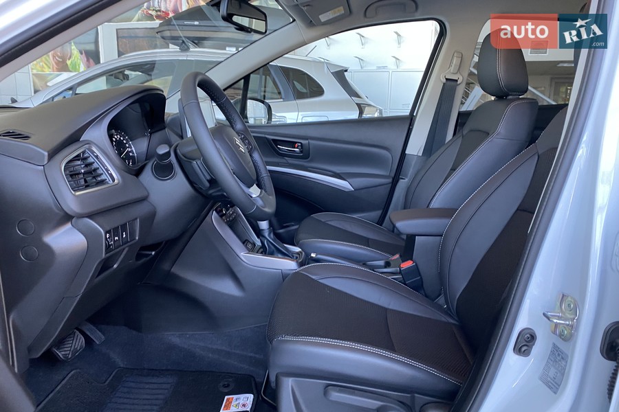 Suzuki S-Cross - фото 13