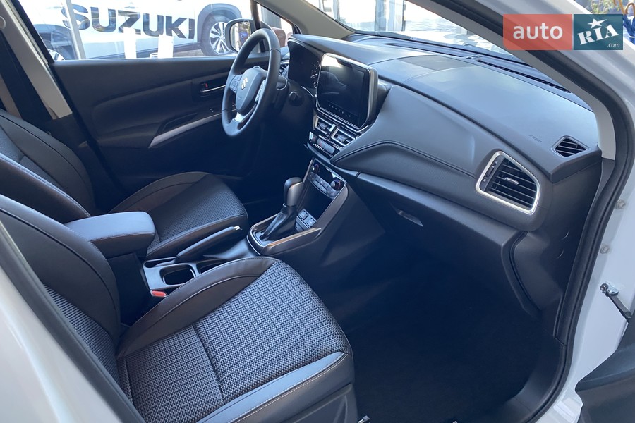 Suzuki S-Cross - фото 18