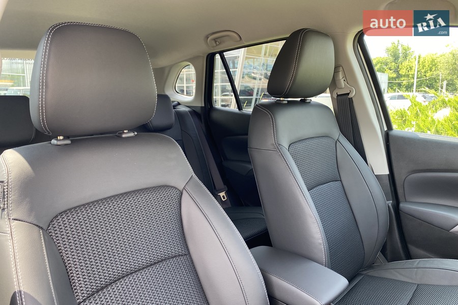 Suzuki S-Cross - фото 18
