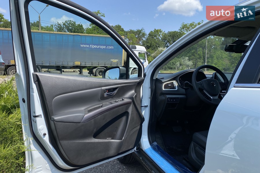 Suzuki S-Cross - фото 22