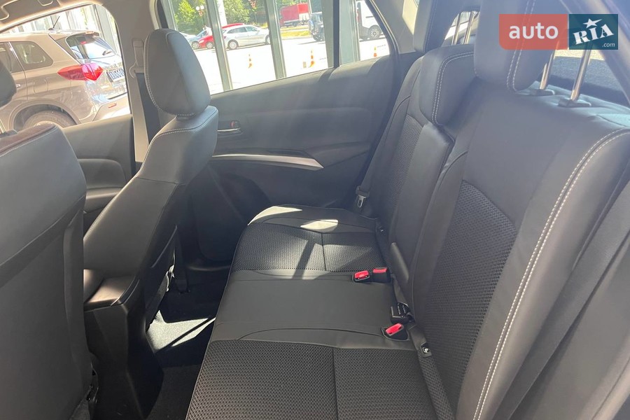 Suzuki S-Cross - фото 16