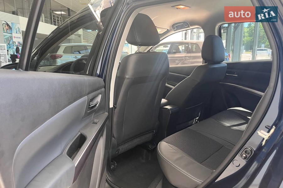 Suzuki S-Cross - фото 15