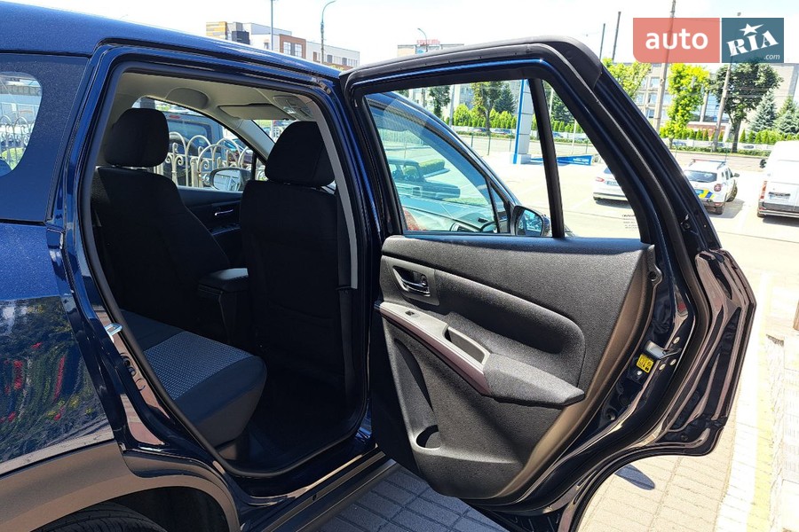Suzuki S-Cross - фото 10