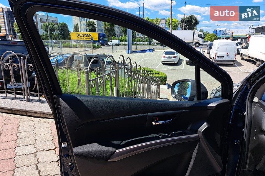 Suzuki S-Cross - фото 19
