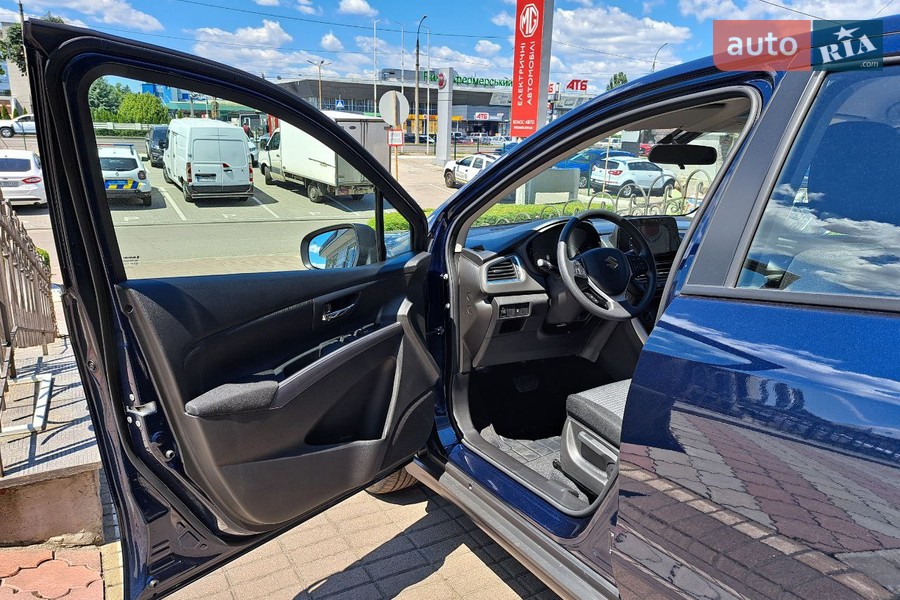 Suzuki S-Cross - фото 13
