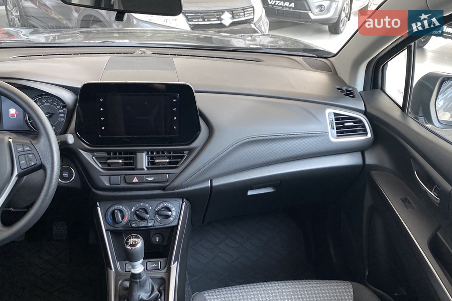 Suzuki S-Cross - фото 11
