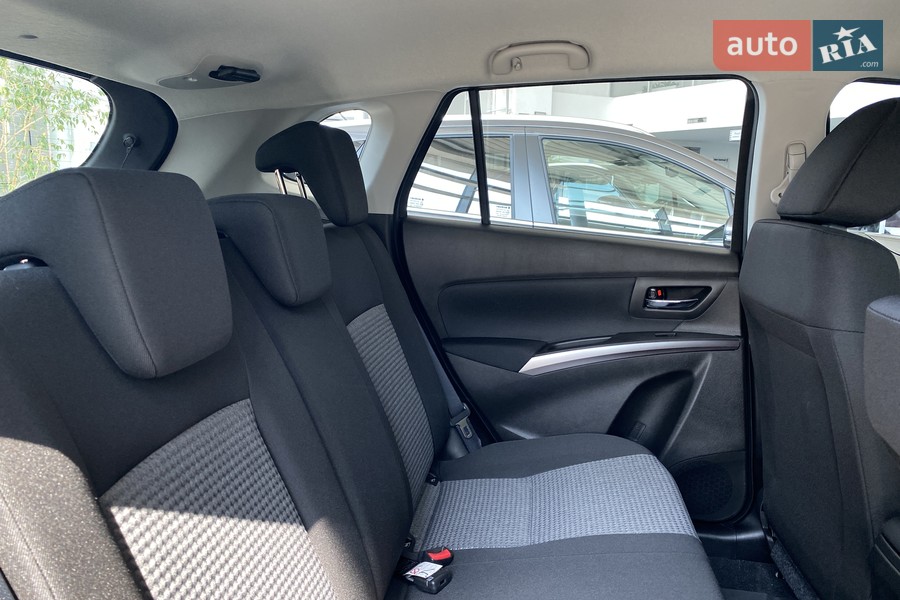 Suzuki S-Cross - фото 16