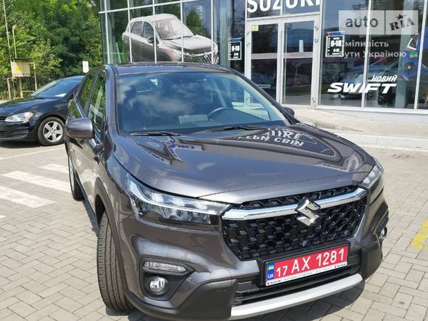 Suzuki S-Cross 2025