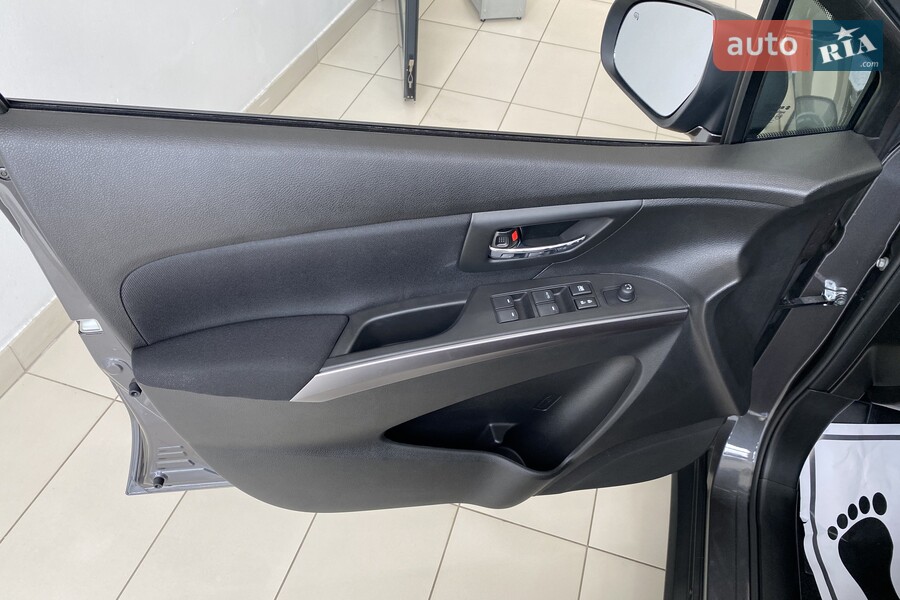 Suzuki S-Cross - фото 15