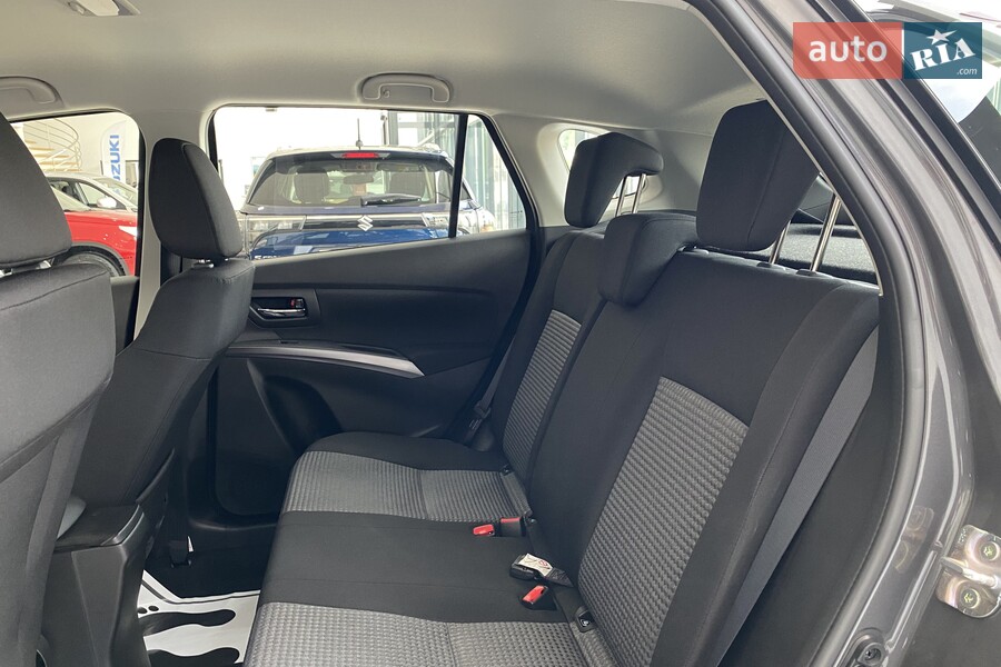 Suzuki S-Cross - фото 19