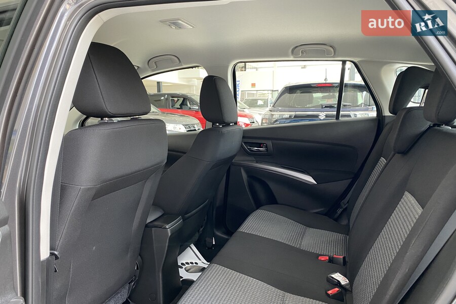 Suzuki S-Cross - фото 18