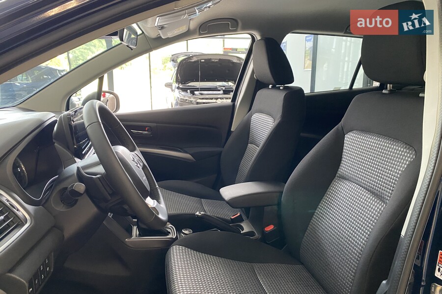 Suzuki S-Cross - фото 16