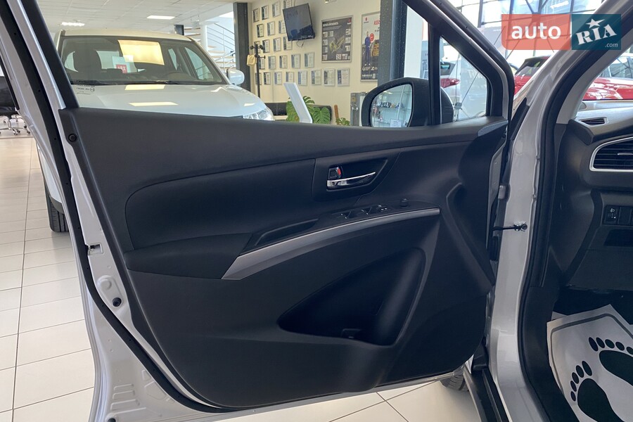 Suzuki S-Cross - фото 11