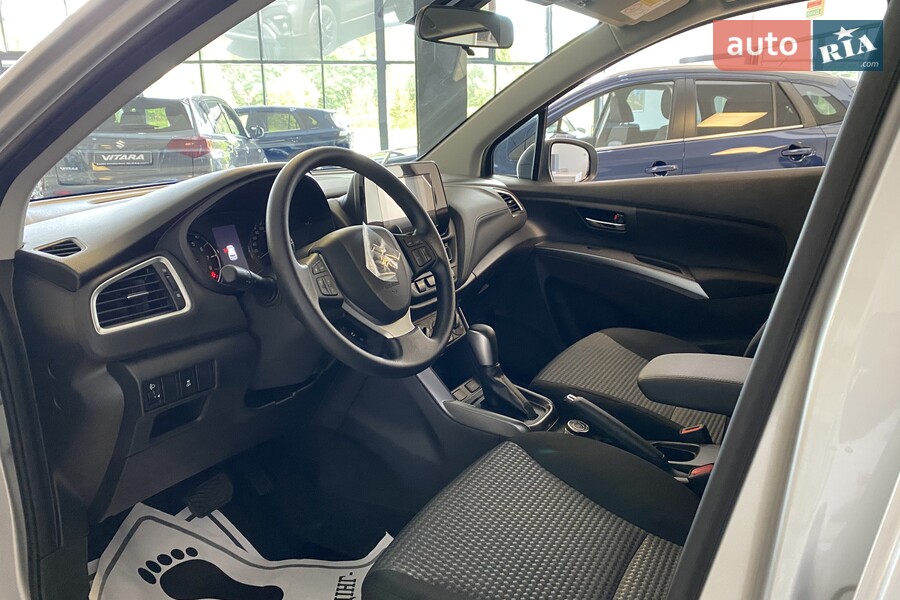 Suzuki S-Cross - фото 13