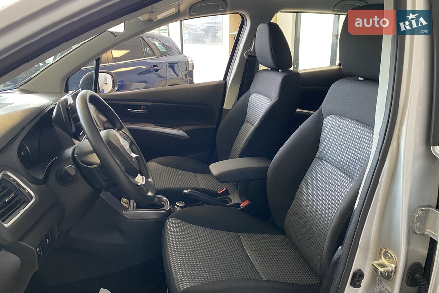 Suzuki S-Cross - фото 14