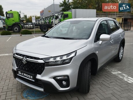 Suzuki S-Cross 2025