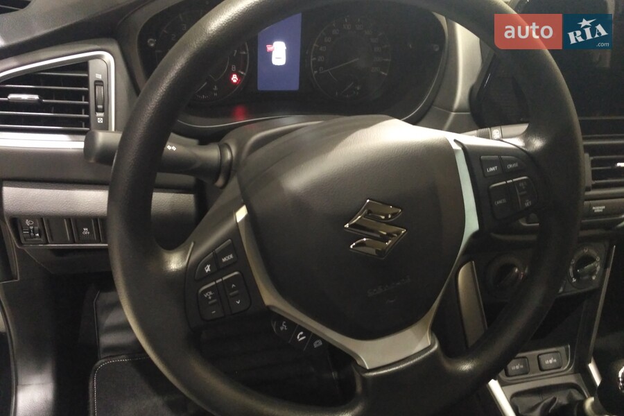 Suzuki S-Cross - фото 14