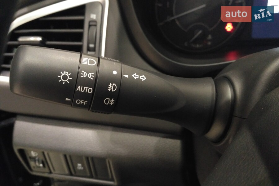 Suzuki S-Cross - фото 16