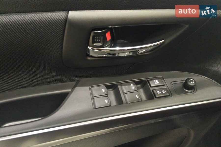 Suzuki S-Cross - фото 18