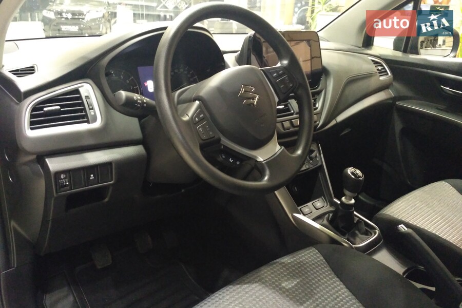 Suzuki S-Cross - фото 15