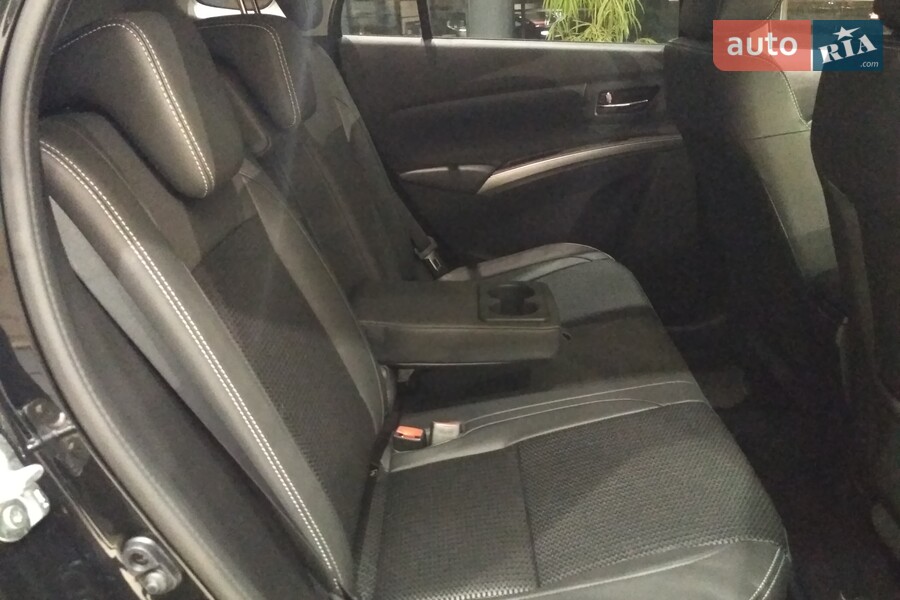 Suzuki S-Cross - фото 16