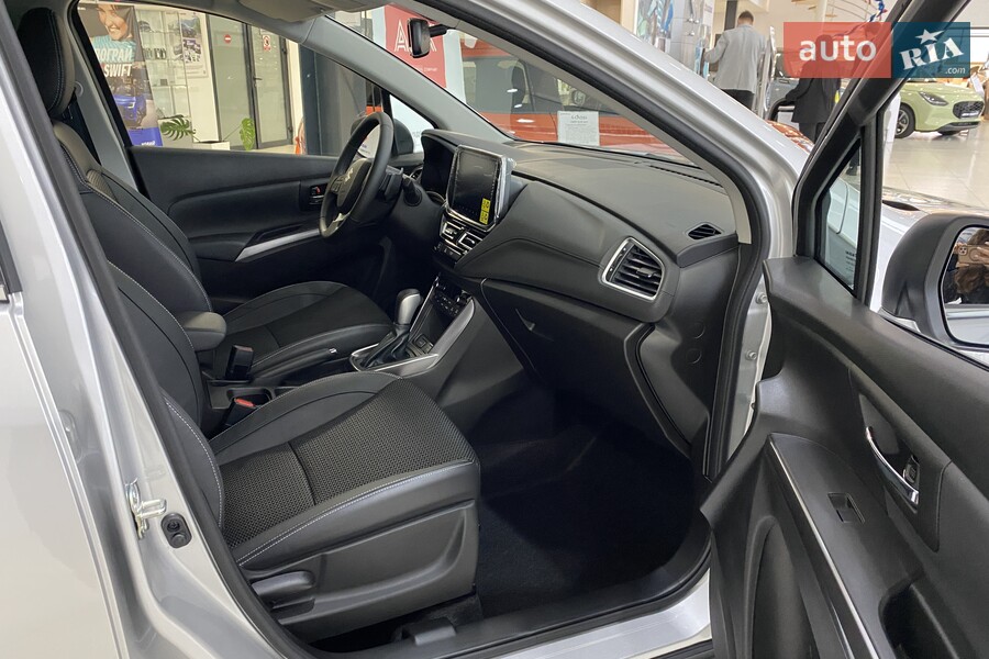 Suzuki S-Cross - фото 16
