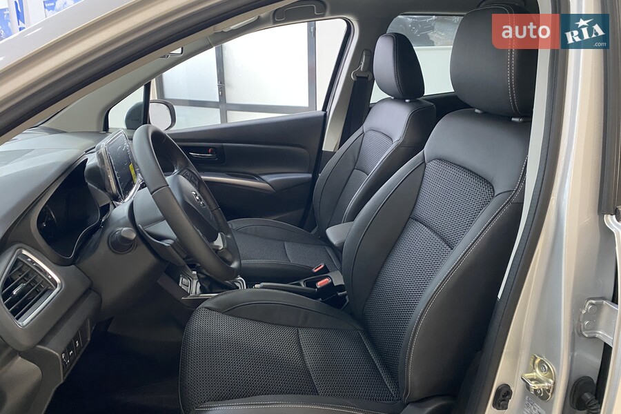 Suzuki S-Cross - фото 23