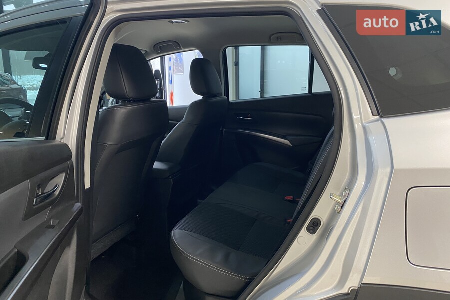 Suzuki S-Cross - фото 26