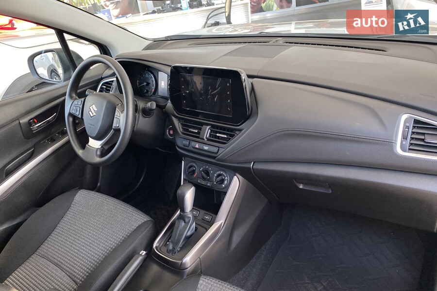 Suzuki S-Cross - фото 13