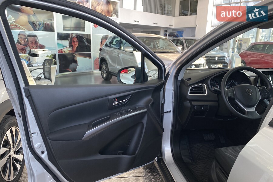 Suzuki S-Cross - фото 19