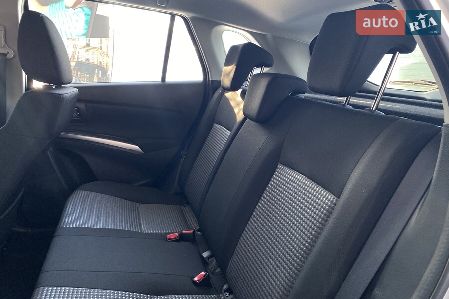 Suzuki S-Cross - фото 18