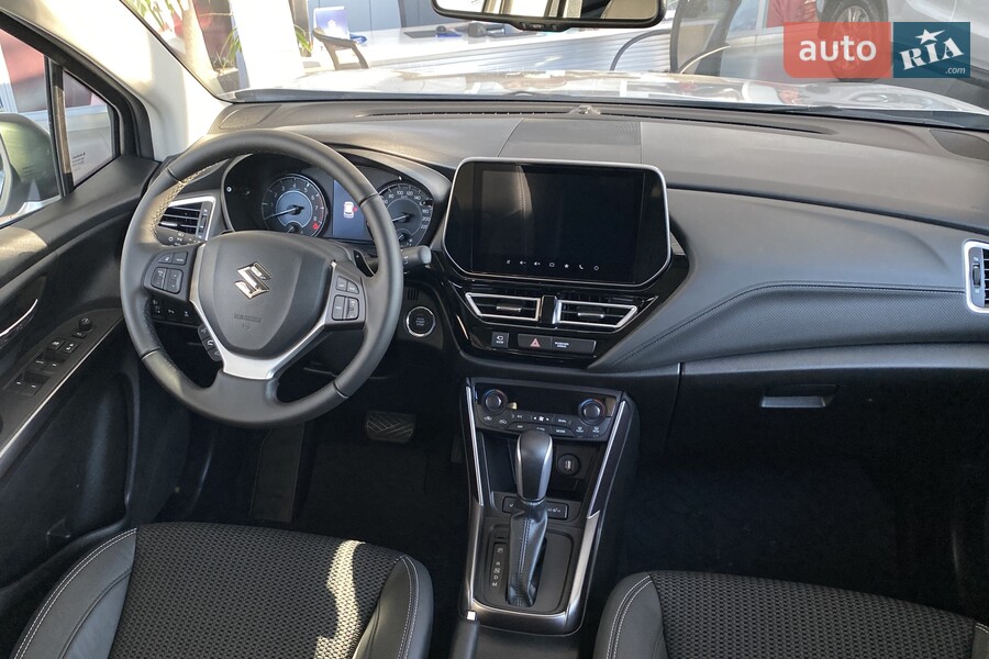 Suzuki S-Cross - фото 11