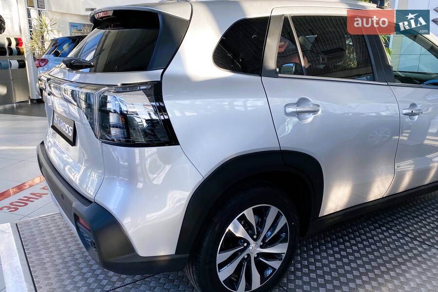 Suzuki S-Cross - фото 10