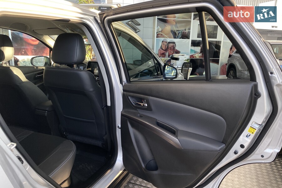 Suzuki S-Cross - фото 17