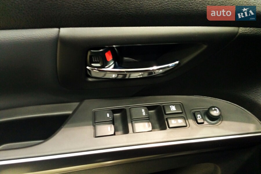 Suzuki S-Cross - фото 18