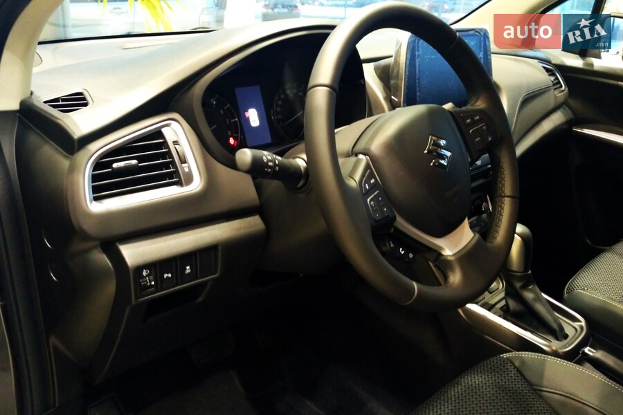 Suzuki S-Cross - фото 19